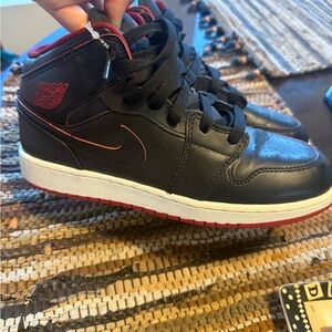 Nike Kids Black and Red High-Top Sneakers7Youth